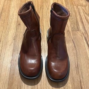 Men’s leather boots